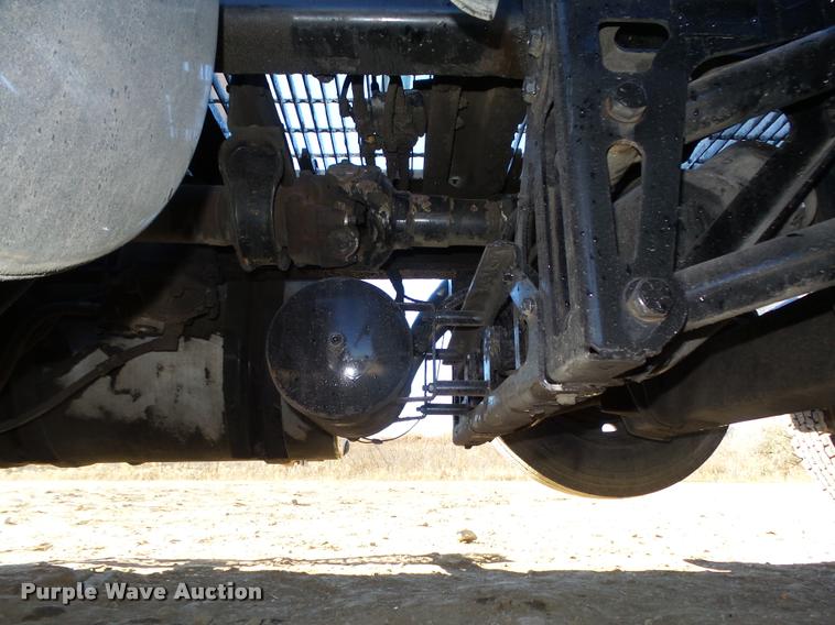 image for item L4143 2003 Mack CH613 semi truck