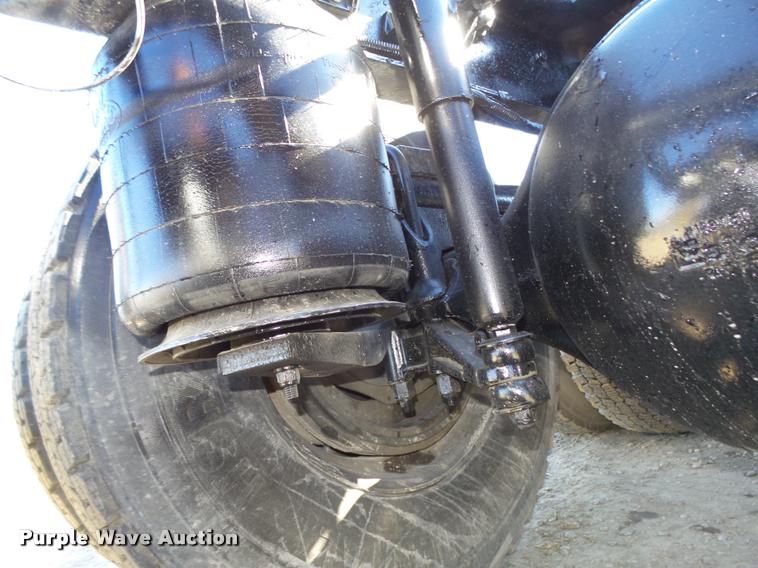 image for item L4143 2003 Mack CH613 semi truck