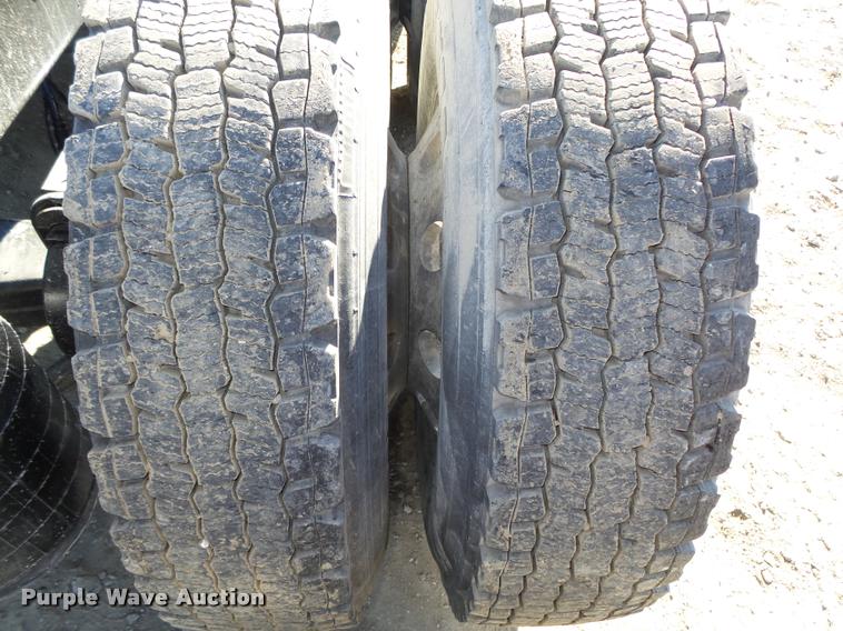 image for item L4143 2003 Mack CH613 semi truck