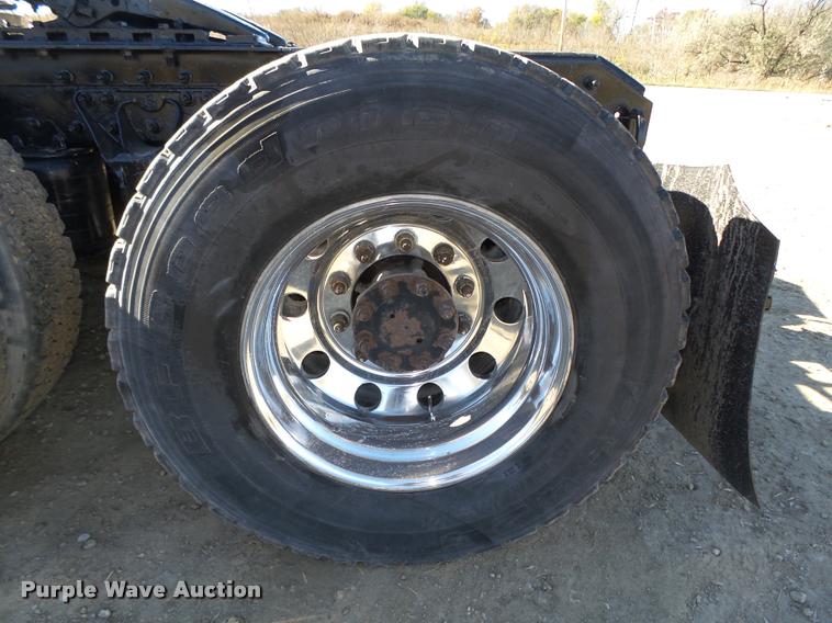 image for item L4143 2003 Mack CH613 semi truck