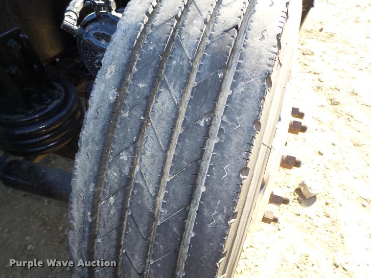 image for item L4143 2003 Mack CH613 semi truck