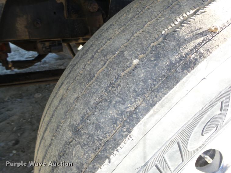 image for item L4143 2003 Mack CH613 semi truck