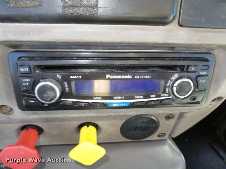 image for item L4144 2003 Mack CH613 semi truck