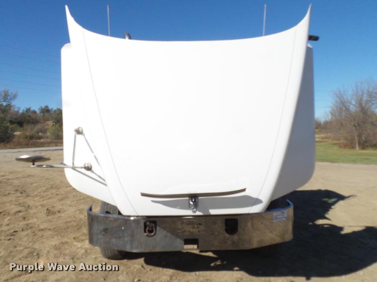 image for item L4144 2003 Mack CH613 semi truck