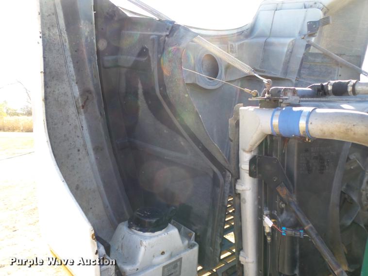 image for item L4144 2003 Mack CH613 semi truck