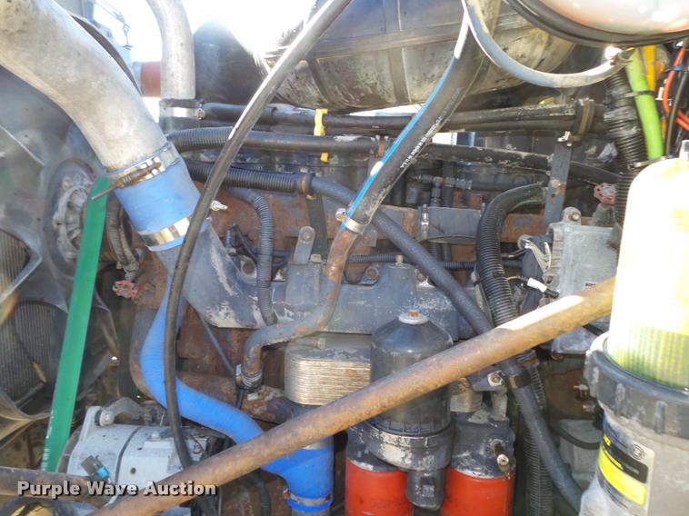 image for item L4144 2003 Mack CH613 semi truck