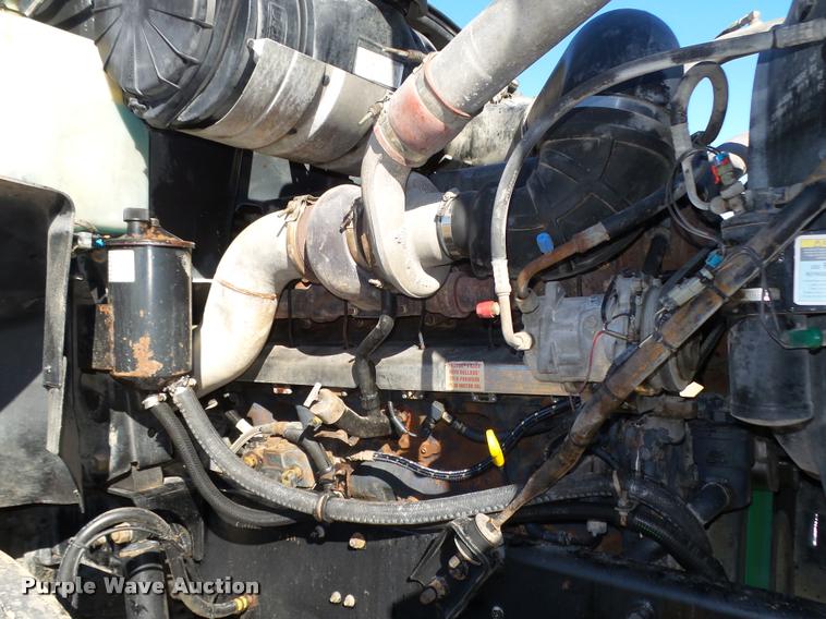 image for item L4144 2003 Mack CH613 semi truck