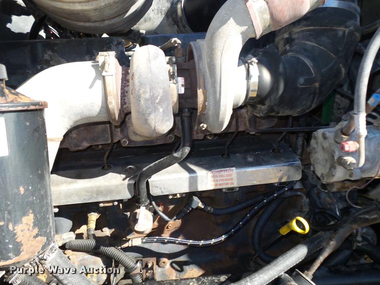 image for item L4144 2003 Mack CH613 semi truck