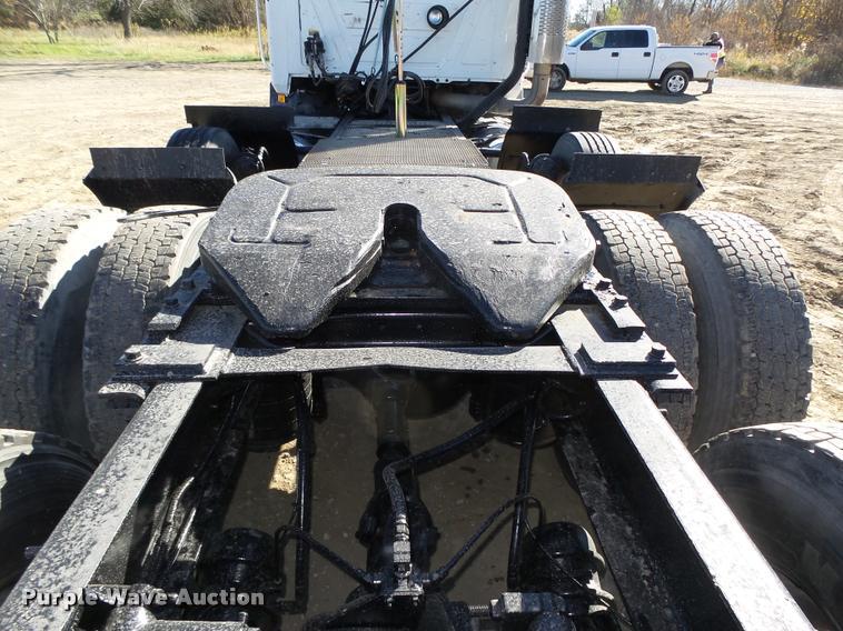 image for item L4144 2003 Mack CH613 semi truck