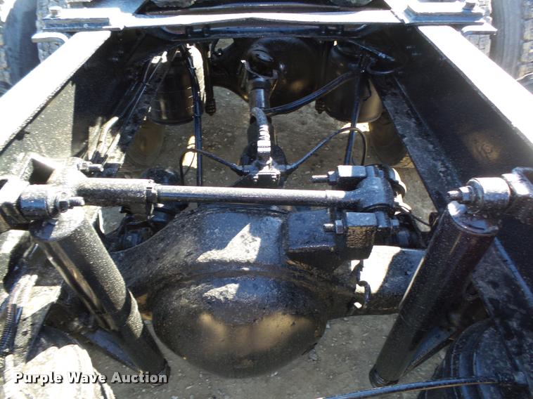 image for item L4144 2003 Mack CH613 semi truck