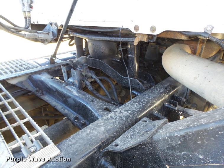 image for item L4144 2003 Mack CH613 semi truck