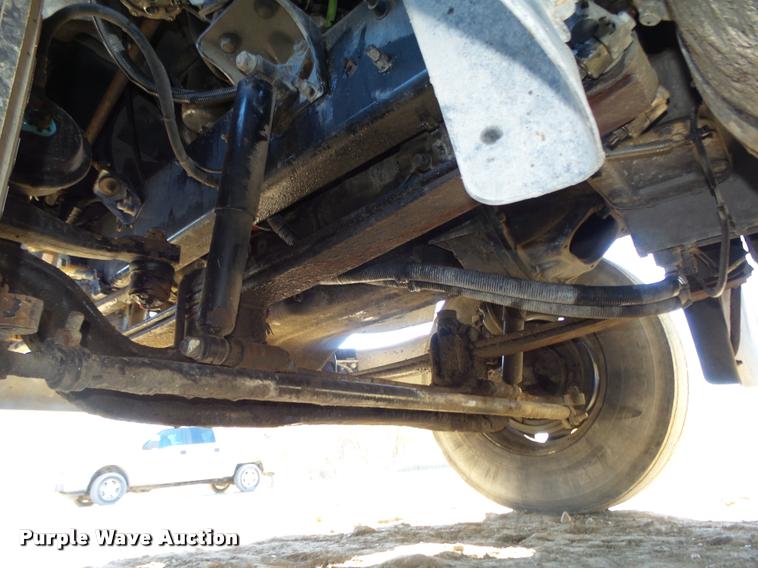 image for item L4144 2003 Mack CH613 semi truck