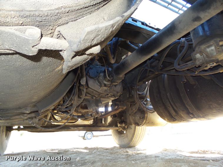 image for item L4144 2003 Mack CH613 semi truck