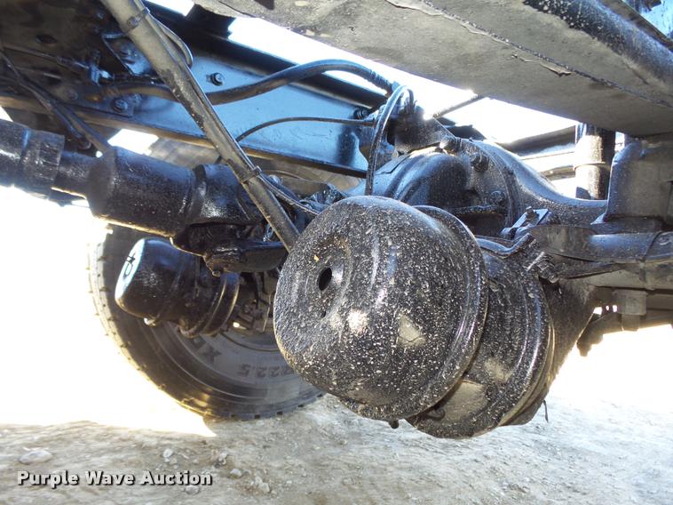 image for item L4144 2003 Mack CH613 semi truck