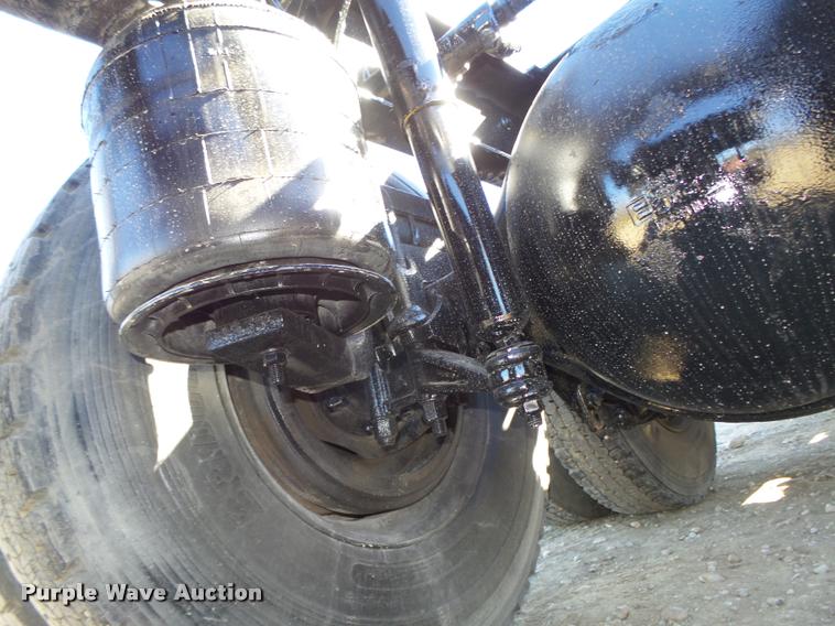 image for item L4144 2003 Mack CH613 semi truck