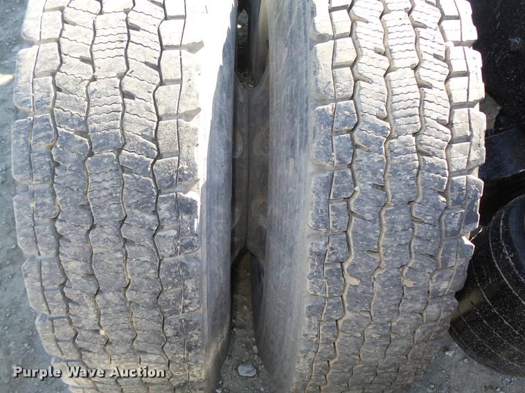 image for item L4144 2003 Mack CH613 semi truck