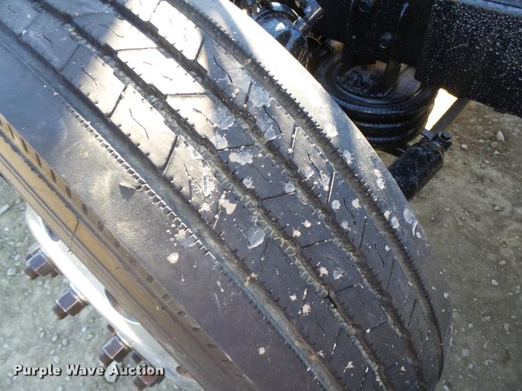 image for item L4144 2003 Mack CH613 semi truck