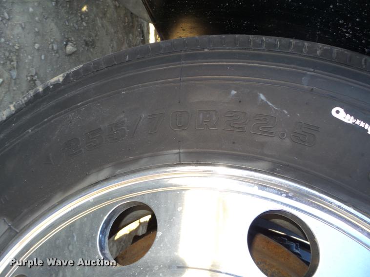 image for item L4144 2003 Mack CH613 semi truck