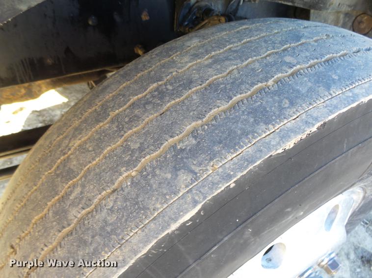 image for item L4144 2003 Mack CH613 semi truck