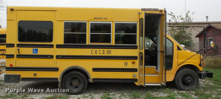 image for item AG9161 2002 Chevrolet Express G3500 school bus