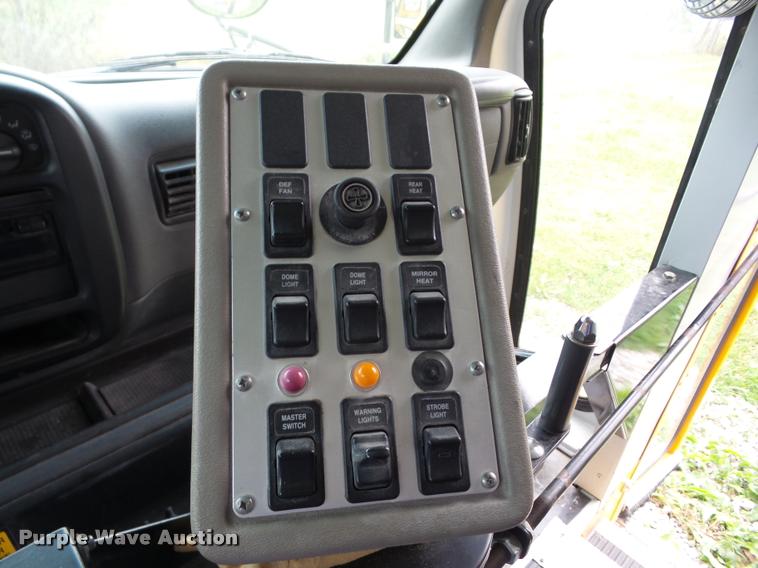 image for item AG9161 2002 Chevrolet Express G3500 school bus