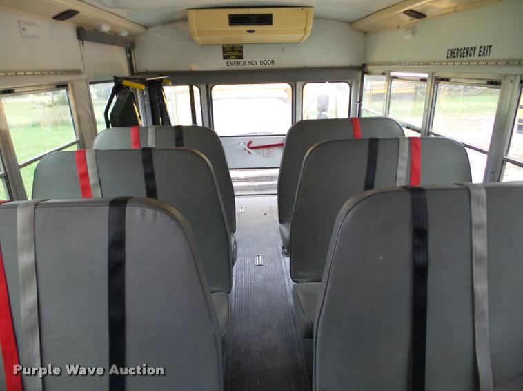 image for item AG9161 2002 Chevrolet Express G3500 school bus