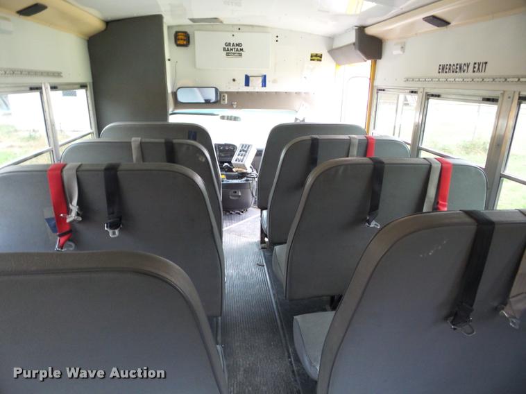 image for item AG9161 2002 Chevrolet Express G3500 school bus