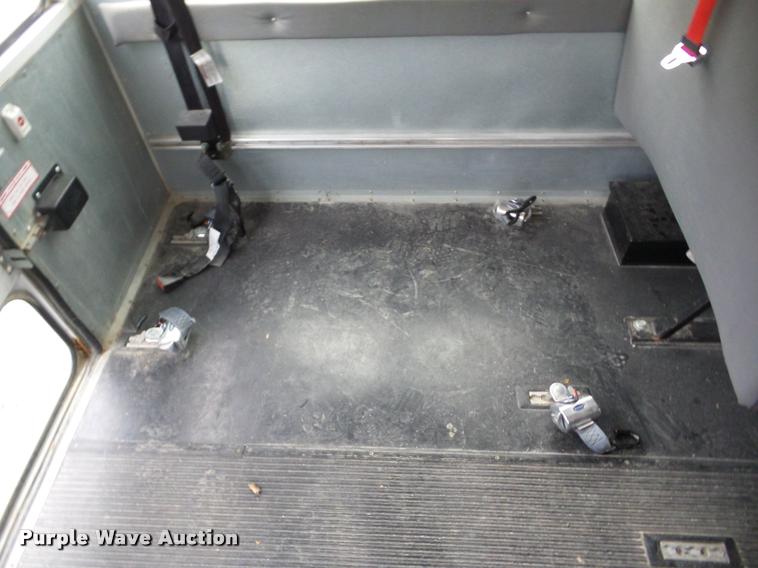 image for item AG9161 2002 Chevrolet Express G3500 school bus