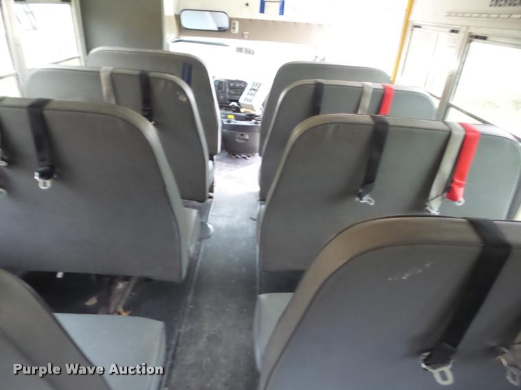 image for item AG9161 2002 Chevrolet Express G3500 school bus