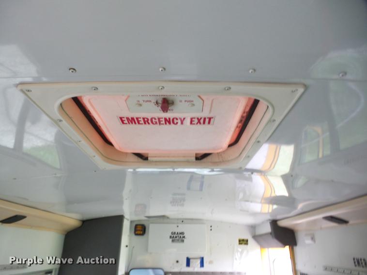 image for item AG9161 2002 Chevrolet Express G3500 school bus