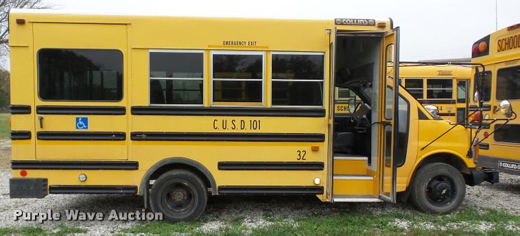 image for item AG9162 2002 Chevrolet Express G3500 school bus