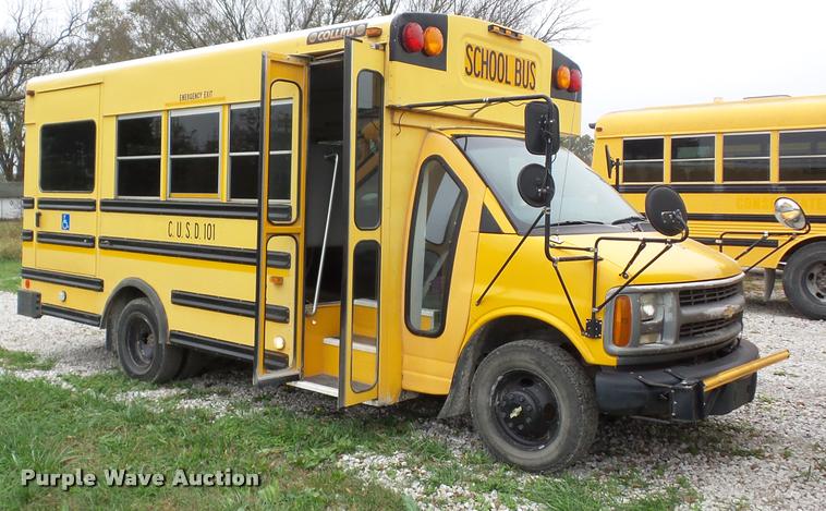 image for item AG9162 2002 Chevrolet Express G3500 school bus