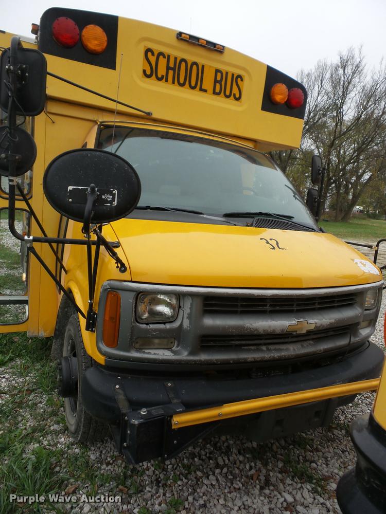 image for item AG9162 2002 Chevrolet Express G3500 school bus