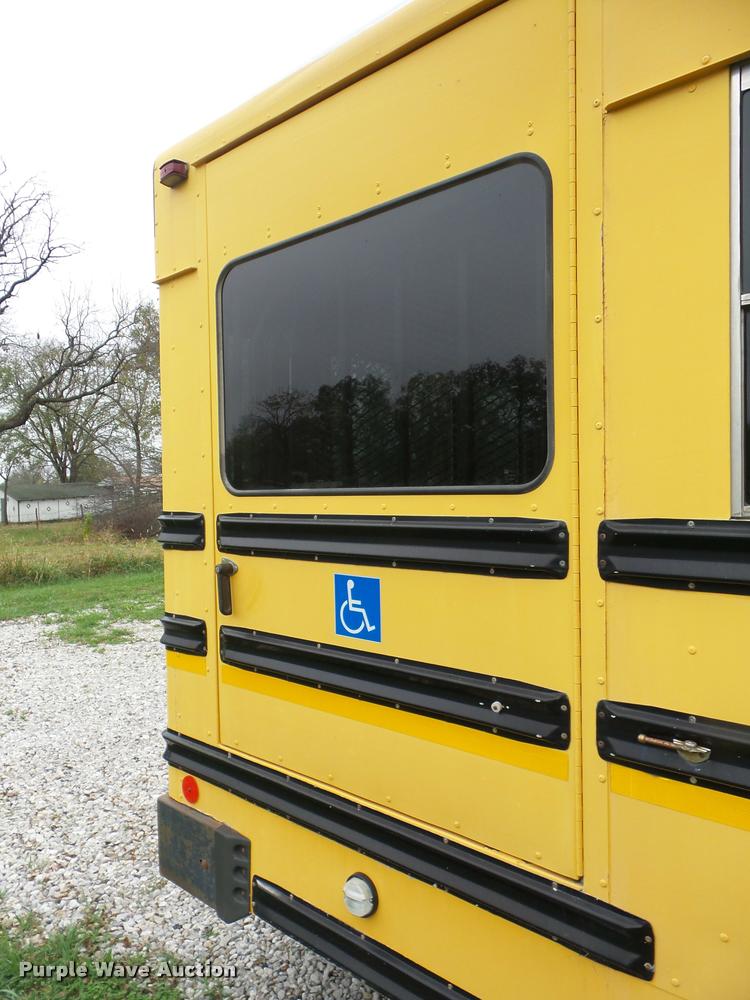 image for item AG9162 2002 Chevrolet Express G3500 school bus