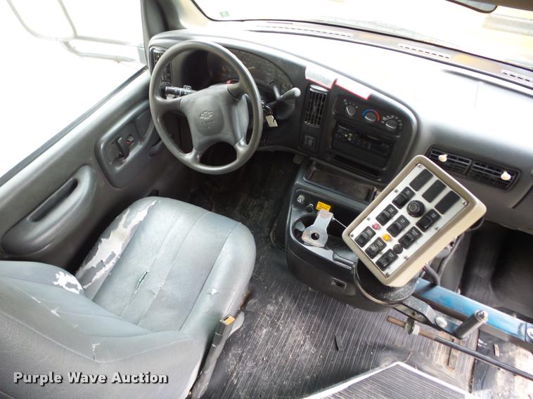 image for item AG9162 2002 Chevrolet Express G3500 school bus