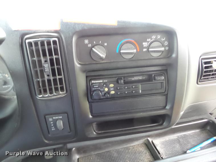 image for item AG9162 2002 Chevrolet Express G3500 school bus