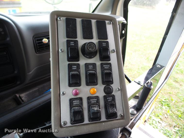 image for item AG9162 2002 Chevrolet Express G3500 school bus