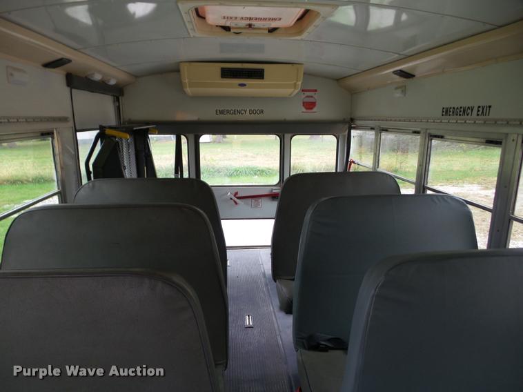 image for item AG9162 2002 Chevrolet Express G3500 school bus