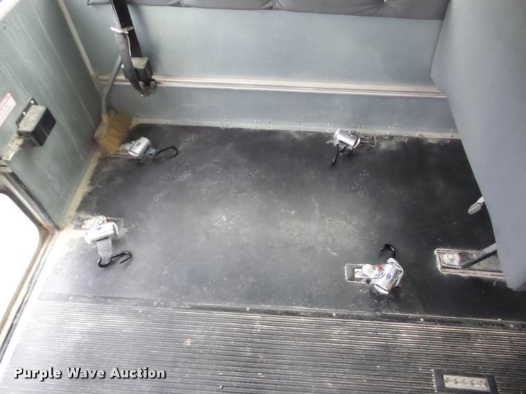 image for item AG9162 2002 Chevrolet Express G3500 school bus