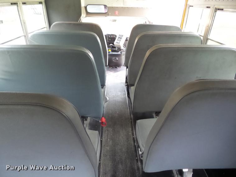 image for item AG9162 2002 Chevrolet Express G3500 school bus