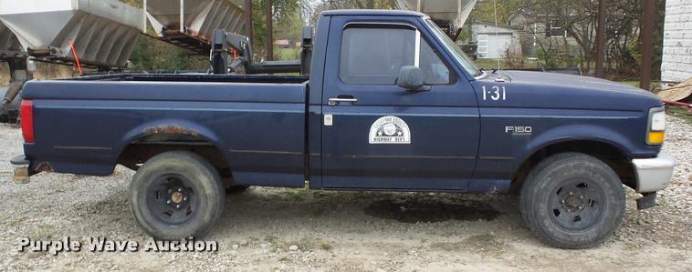 image for item AG9163 1994 Ford F150 pickup truck