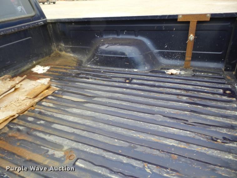 image for item AG9163 1994 Ford F150 pickup truck