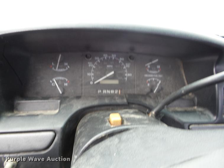 image for item AG9163 1994 Ford F150 pickup truck
