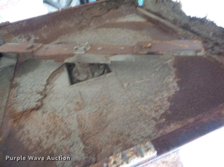 image for item AG9164 2002 John Deere 6320 tractor