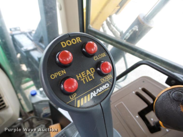 image for item AG9164 2002 John Deere 6320 tractor