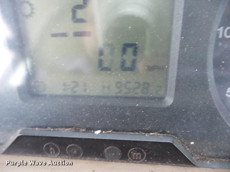 image for item AG9164 2002 John Deere 6320 tractor