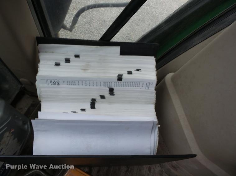 image for item AG9164 2002 John Deere 6320 tractor