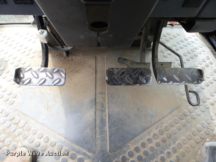 image for item AG9346 New Holland 6640 tractor