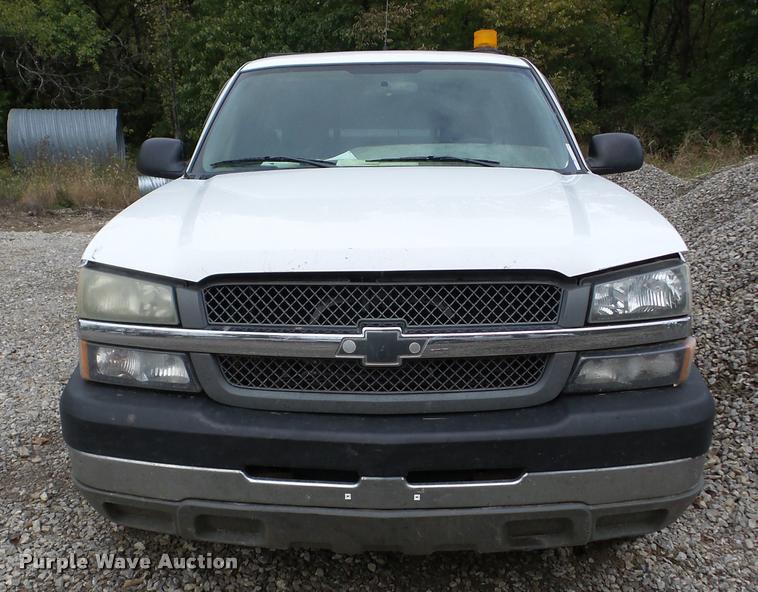 image for item AG9347 2004 Chevrolet Silverado 2500HD pickup truck