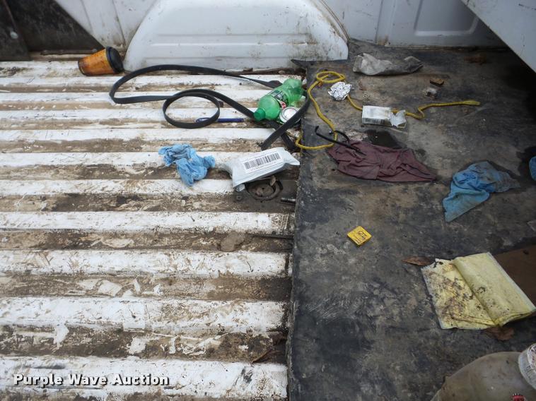 image for item AG9347 2004 Chevrolet Silverado 2500HD pickup truck